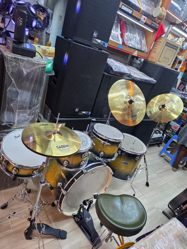 Pearl decade maple 5 piece drumset